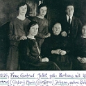 1926 Gertrud Jollet geb Mertens mit ihren Kindern